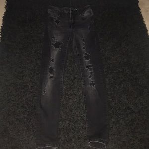 American Eagle hi-rise distressed jegging